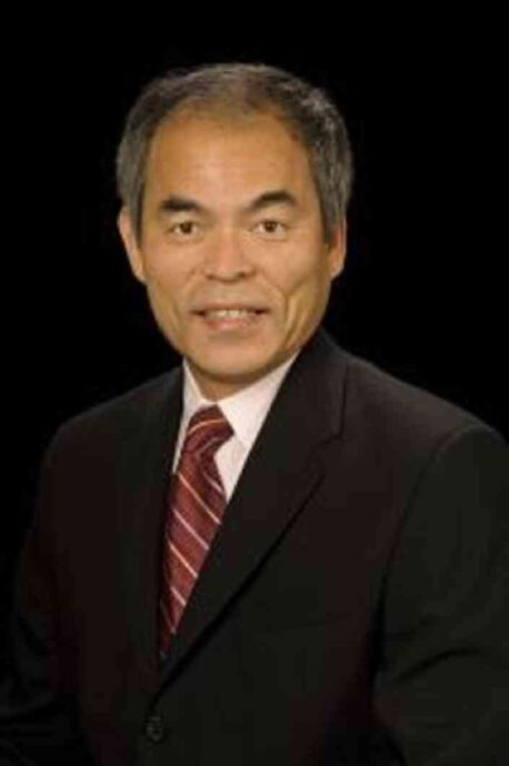 Shuji Nakamura là một trong những nhân vật thành danh của trường Đại học Tokushima Nhật Bản 