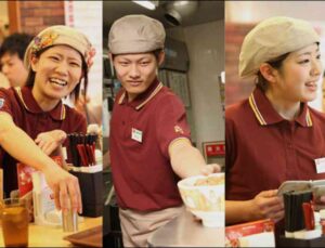 Phục vụ quán ăn - Công việc du học sinh Việt Nam thường làm tại Nhật