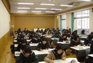 Đại học Osaka bắt buộc phải thi đầu vào