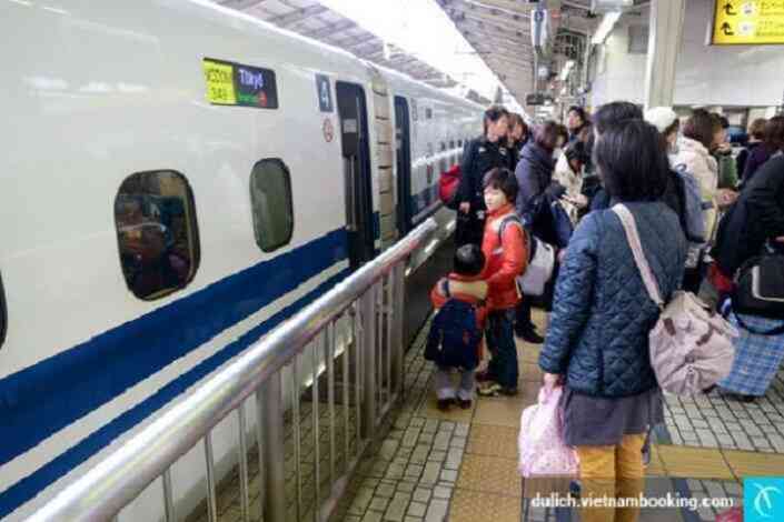 Tàu điện ngầm là phương tiện di chuyển tiện lợi hàng đầu ở Nhật Bản