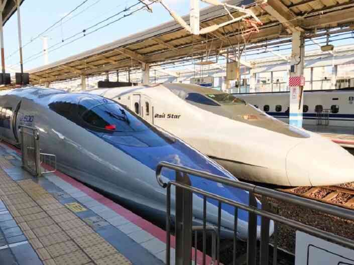 Tàu nhanh Shinkanzen JR Hikari