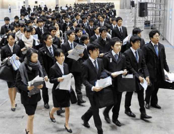 Làm thêm tại Nhật qu việc giới thiệu việc làm của trường học