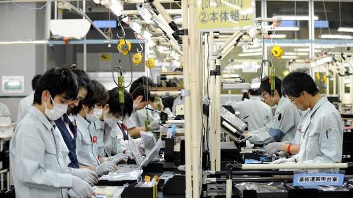Du học sinh làm thêm công nhân nhà máy ở Nhật