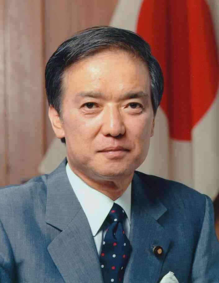 Toshiki Kaifu là một trong những cựu sinh viên của trường Đại học Chuo Nhật Bản